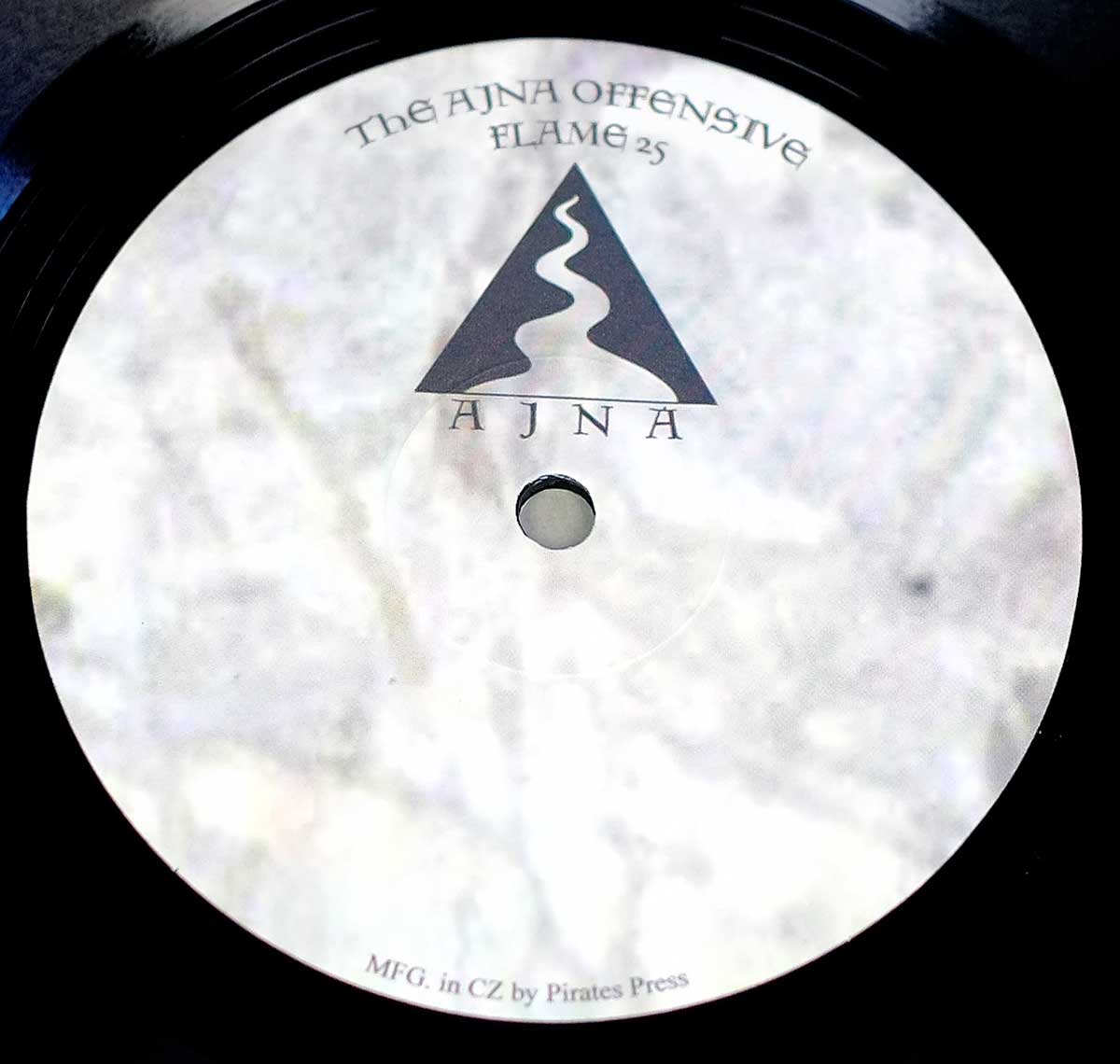 Enlarged High Resolution Photo of the Record's label ALTAR PERVERSION - Adgnosco Veteris Vestigia Flammae https://vinyl-records.nl