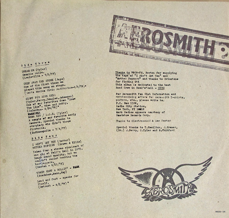 Lyrics of the songs on "Live Bootleg" printed on the custom inner sleeve  