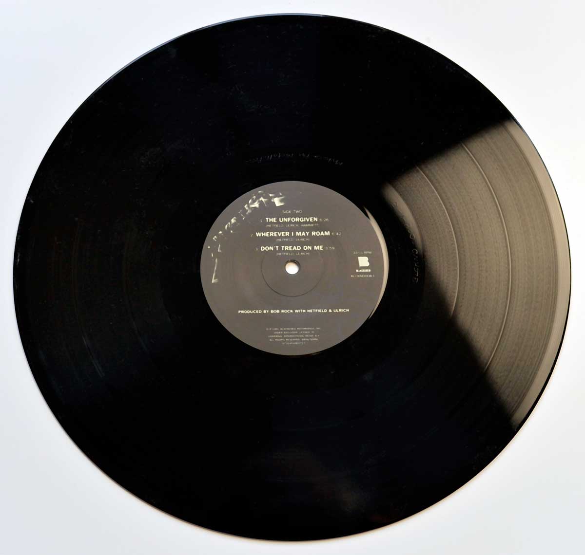 Photo of record 2   of METALLICA The Black Album 2LP 180 Grams Audiophile Blackened Records 