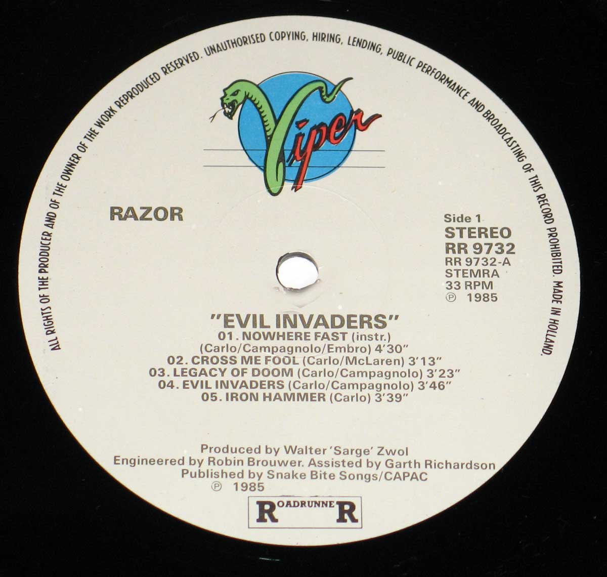 Enlarged High Resolution Photo of the Record's label RAZOR - Evil Invaders https://vinyl-records.nl