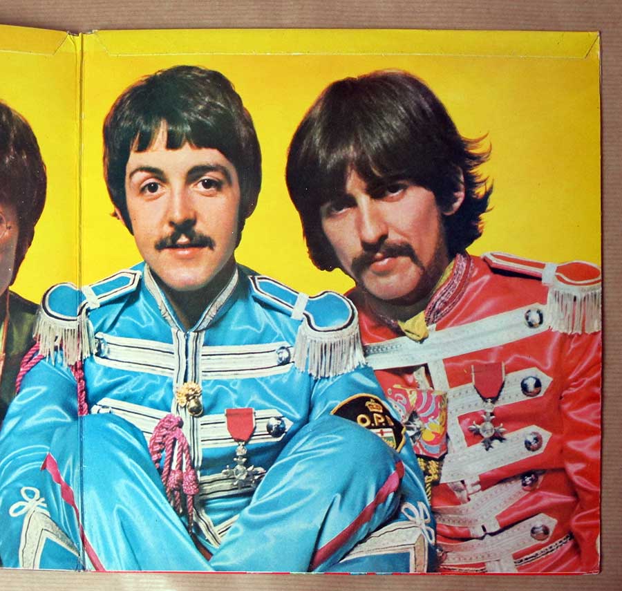 Photo of the right page inside cover THE BEATLES - Sgt Pepper's Lonely Hearts Club Band original UK GB PCS 7027  