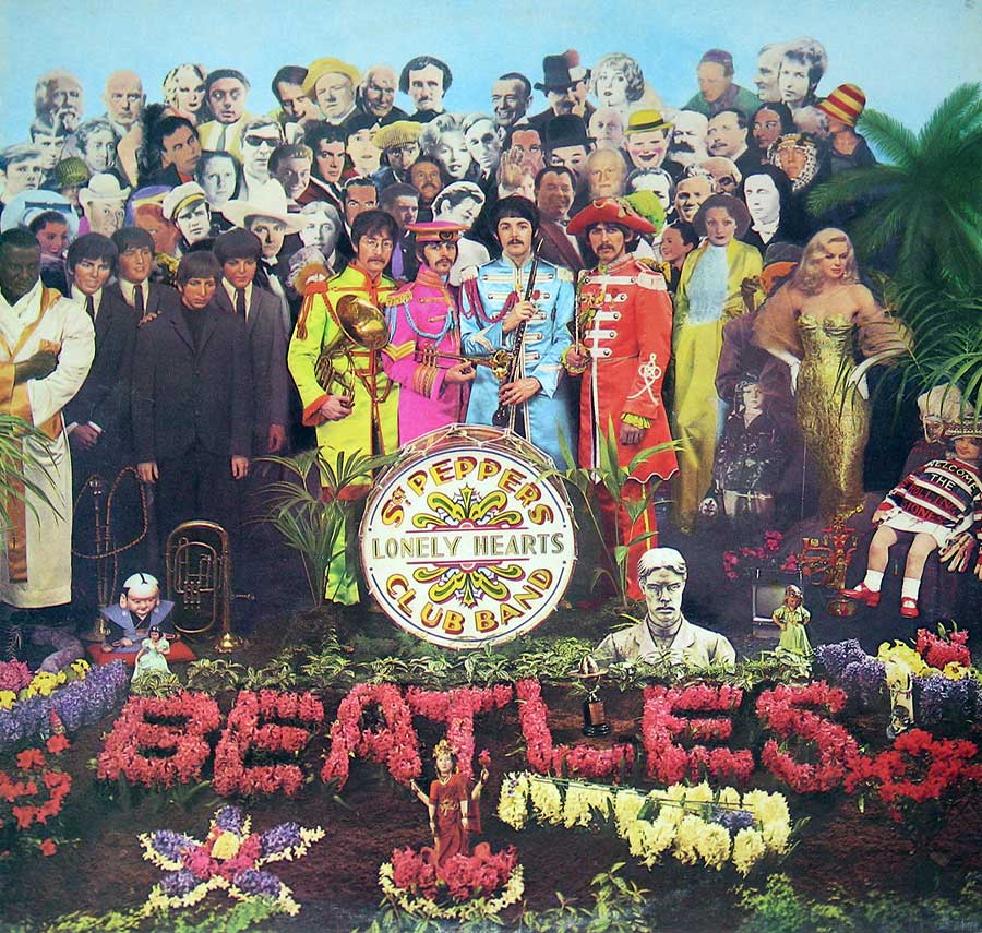 Front Cover Photo Of BEATLES - Sgt Pepper's Lonely Hearts Club Band Italy with Cut-outs page