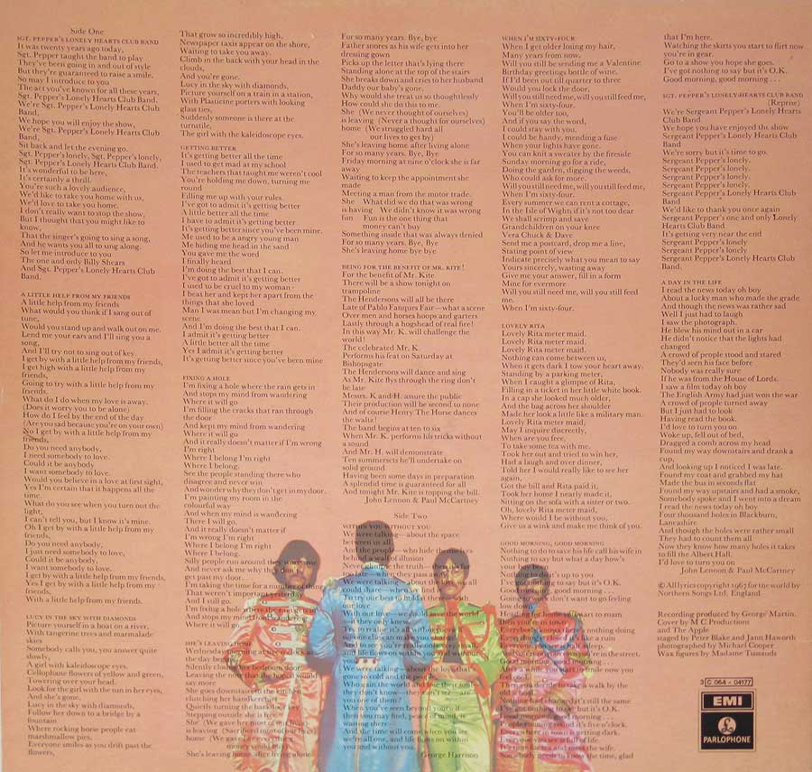 Photo of album back cover BEATLES - Sgt Pepper's Lonely Hearts Club Band Italy with Cut-outs page
