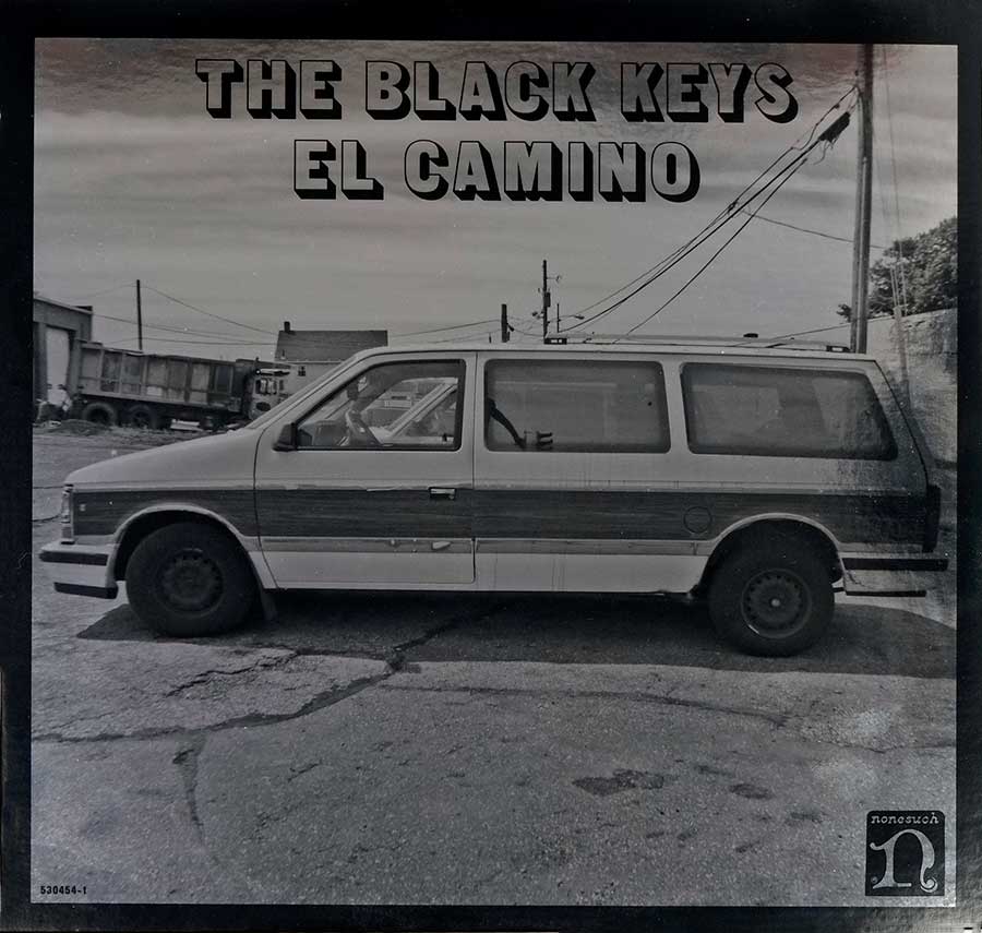 BLACK KEYS - El Camino 2LP 12" &  7" Single + Large Poster Vinyl Album
 front cover https://vinyl-records.nl