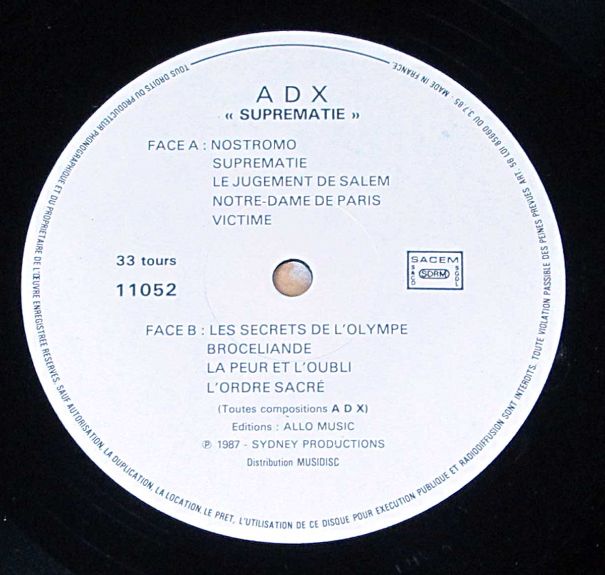 Enlarged High Resolution Photo of the Record's label ADX Suprematie https://vinyl-records.nl