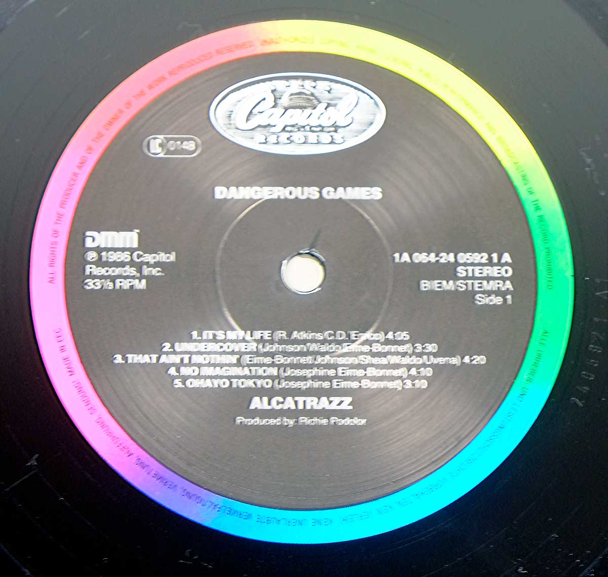 Enlarged High Resolution Photo of the Record's label ALCATRAZZ - Dangerous Games https://vinyl-records.nl