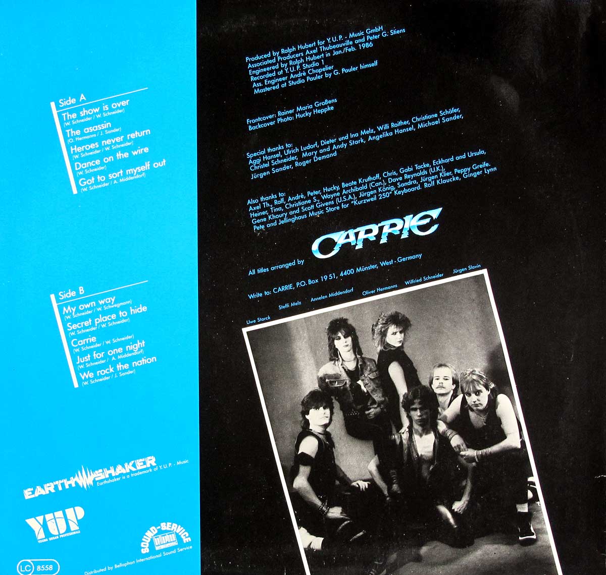 Black and White photo of the Carrie-band on the back cover of the Carrie album  