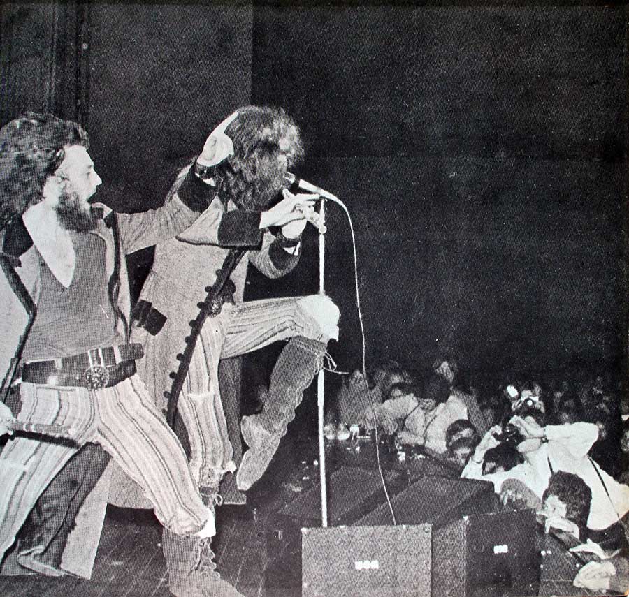 Photo of the right page inside cover JETHRO TULL - Benefit ( Germany, Green Record Label ) 12" Vinyl LP Album 