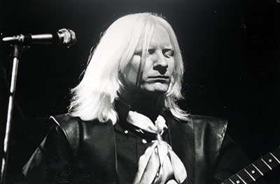 Photo of JOHNNY WINTER https://vinyl-records.nl/