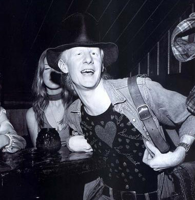 Photo of Johnny Winter fooling around https://vinyl-records.nl/