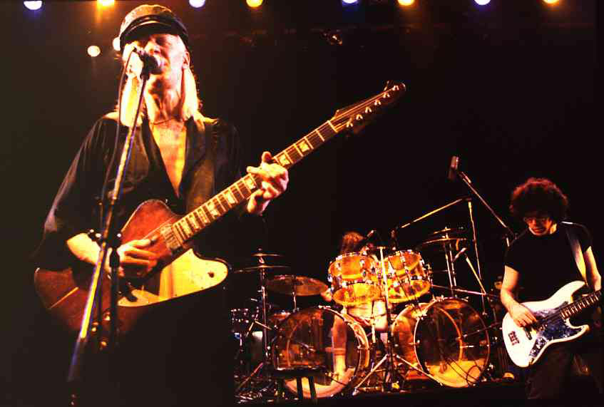 Photo of JJohnny Winter and his band Bobby Torello, Jon Paris live at Rockpalast Germany	 - https://vinyl-records.nl/