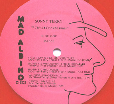 Photo of close-up af Record Label Mad Albino Discs of Sonny Terry I think I Got The Blues, Catalognr MA501 