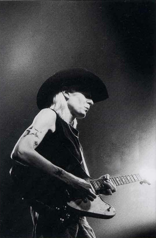 Photo of Johnny Winter In Paris concert 1983 - https://vinyl-records.nl/