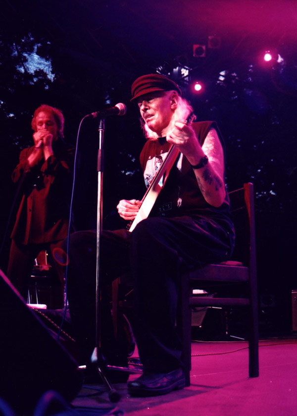 Photo of Johnny Winter - https://vinyl-records.nl/