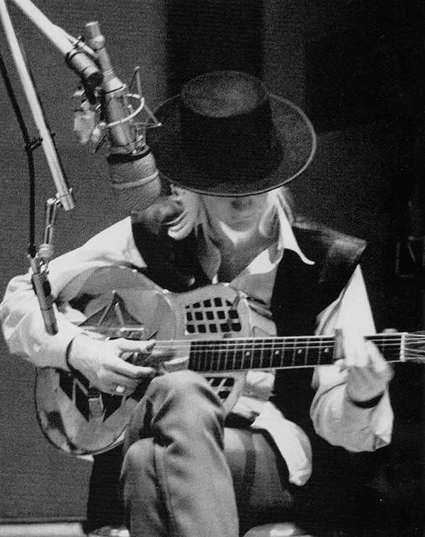 Photo of Johnny Winter - https://vinyl-records.nl/johnny-winter/biography/index.html