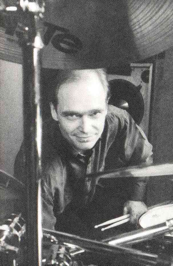 Photo of Tom Compton behind the drums - https://vinyl-records.nl/johnny-winter/biography/index.html