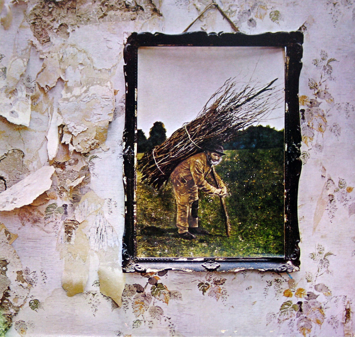 High Resolution Photo of LED ZEPPELIN IV ZOSO GATEFOLD 