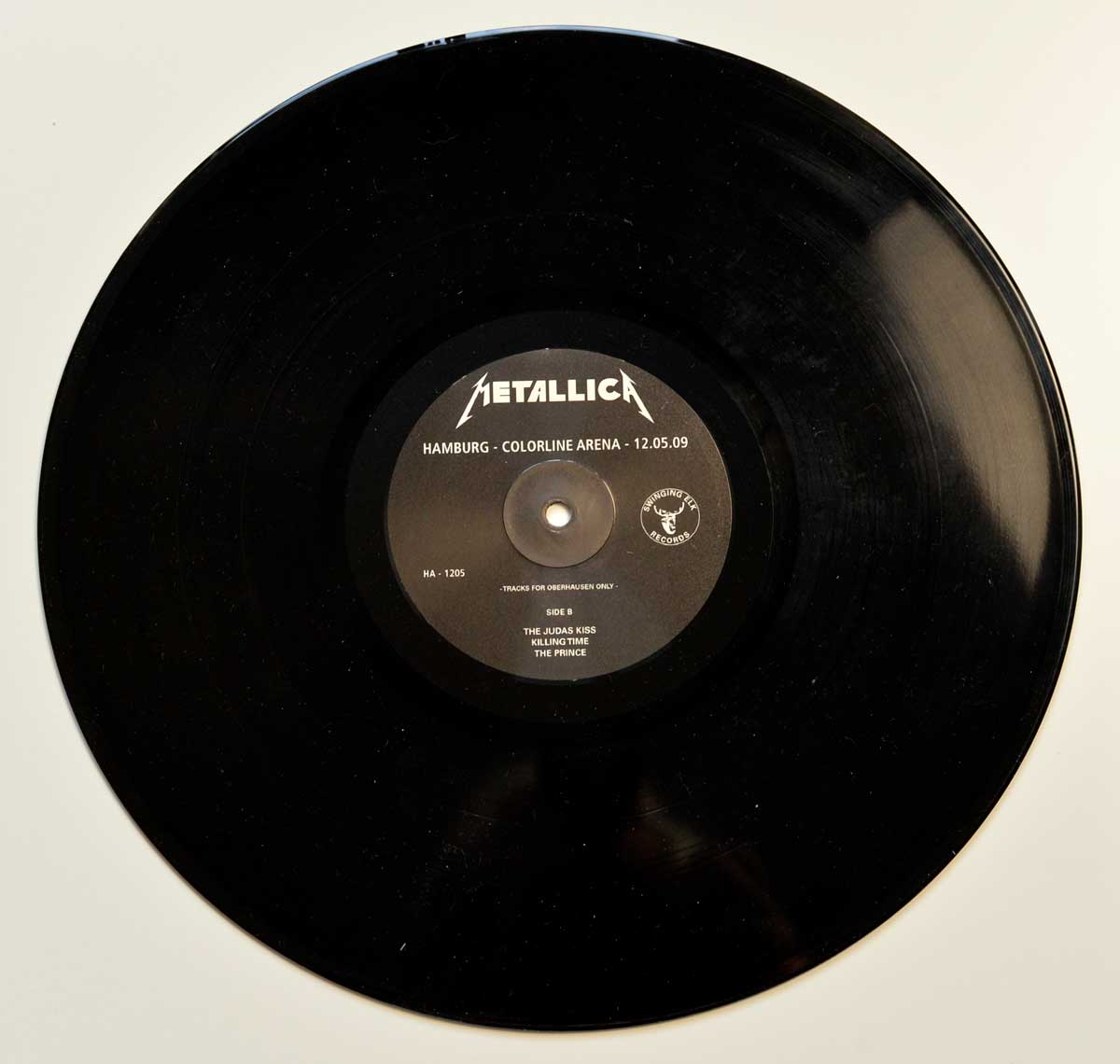 Photo of record side two of METALLICA - Hamburg Colorline 12 May 2009 
