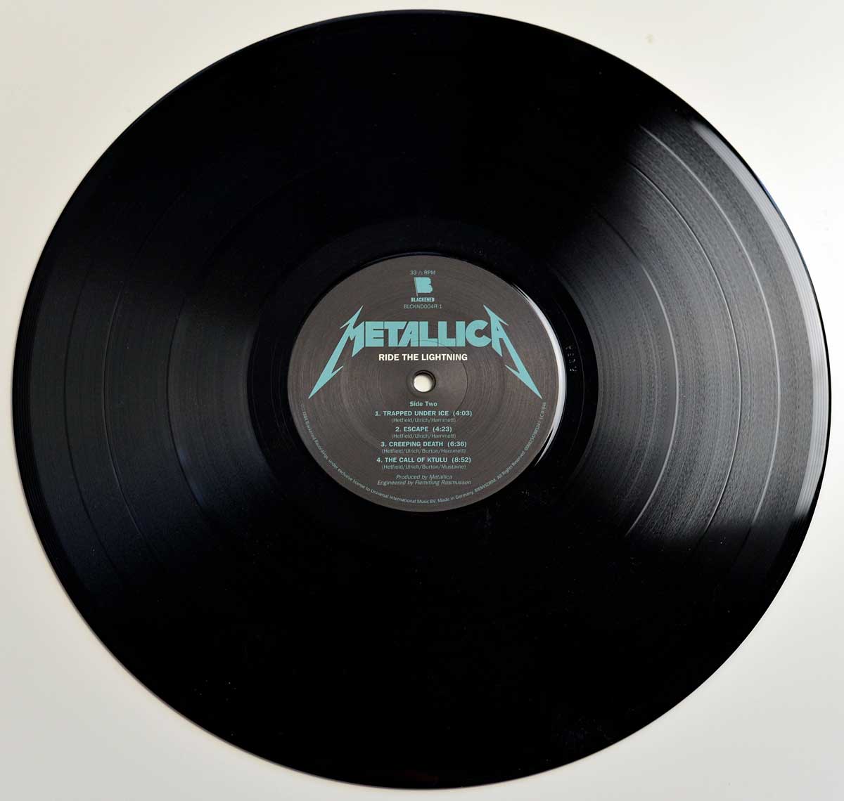 Photo of record 2   of METALLICA - Ride The Lightning Blackened Records 