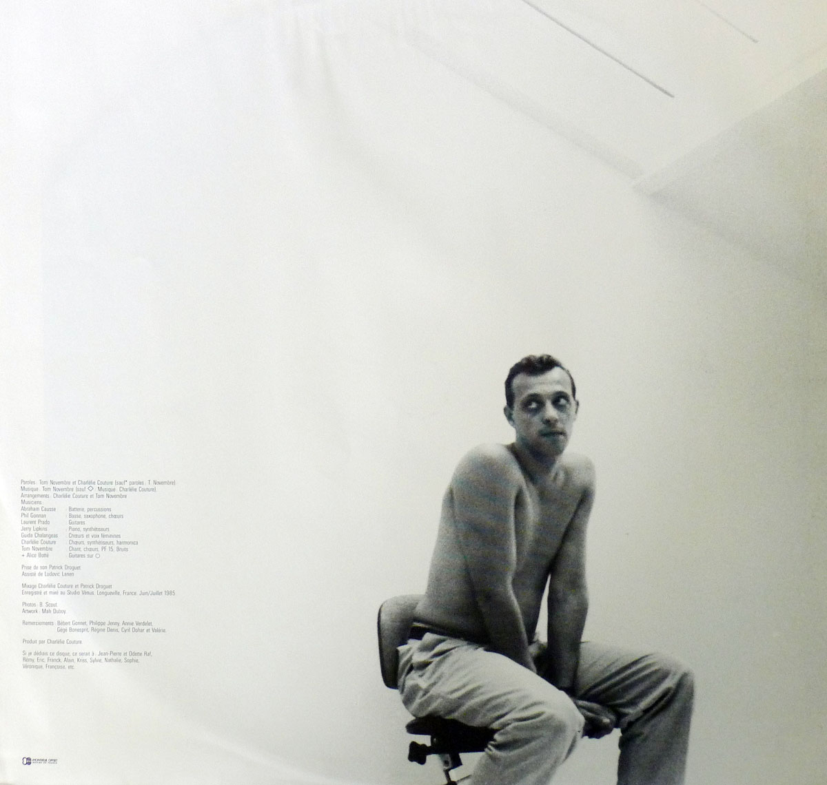 High Resolution Photo #12 TOM NOVEMBRE - L'Insecte