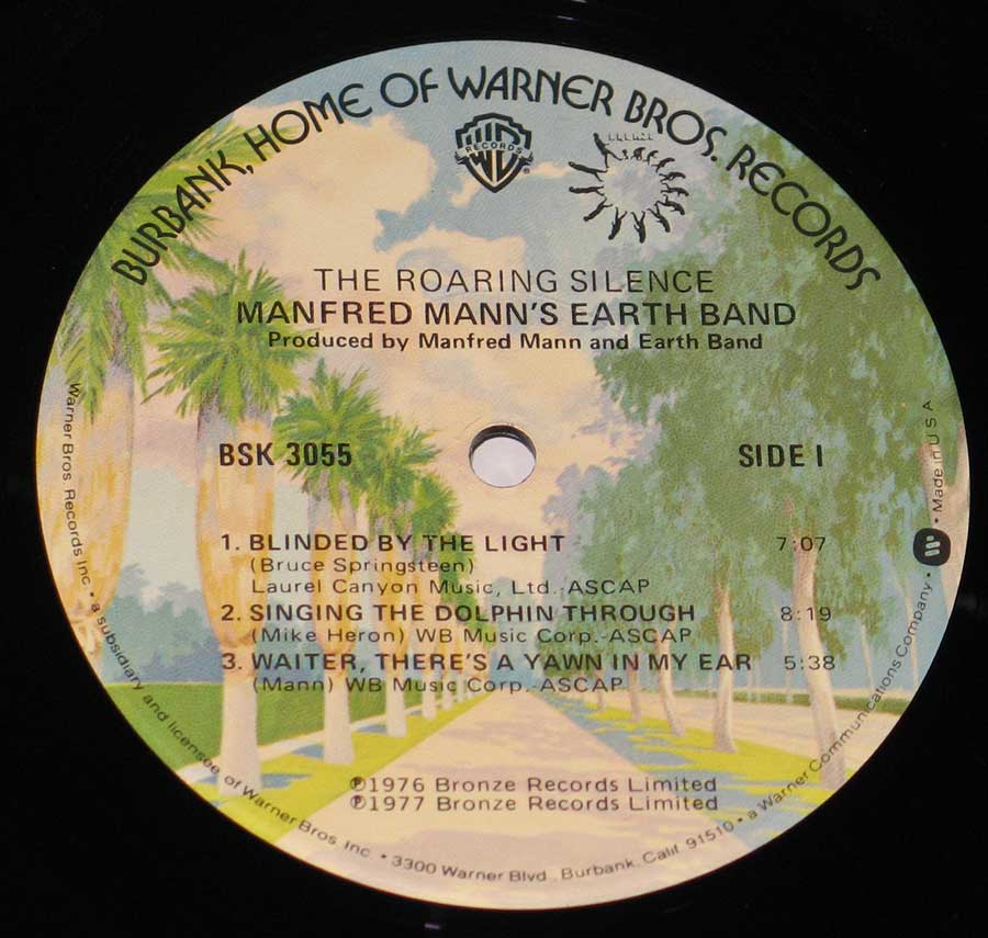 Close up of record's label MANFRED MANN'S EARTH BAND - Roaring Silence ( USA ) Side One