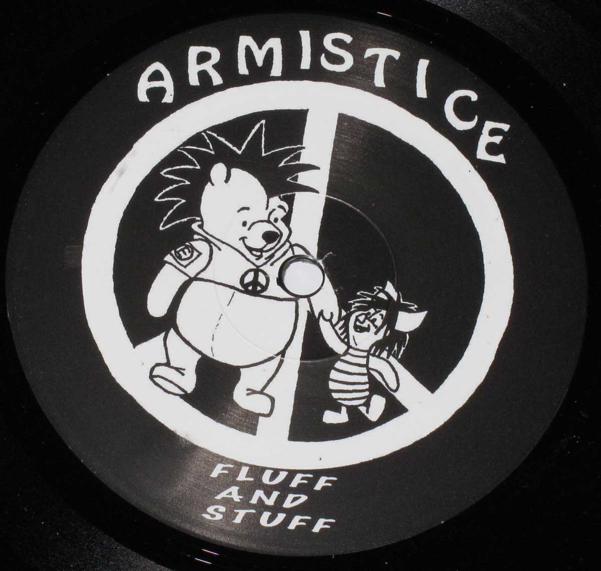 Enlarged High Resolution Photo of the Record's label ARMISTICE - Fluff and Stuff https://vinyl-records.nl