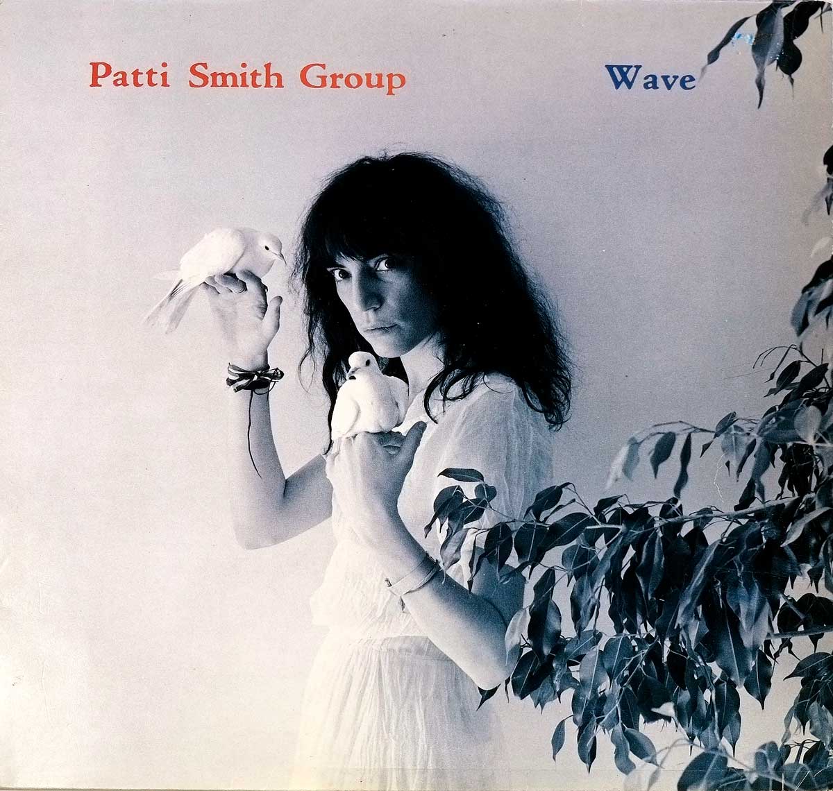large album front cover photo of: PATTI SMITH - Wave ( Netherlands ) 12