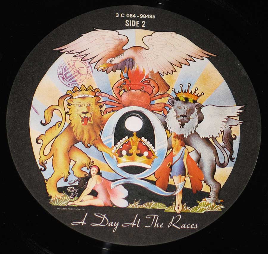 Side Two Close up of record's label QUEEN - A Day At The Races Italy 12" vinyl LP album
