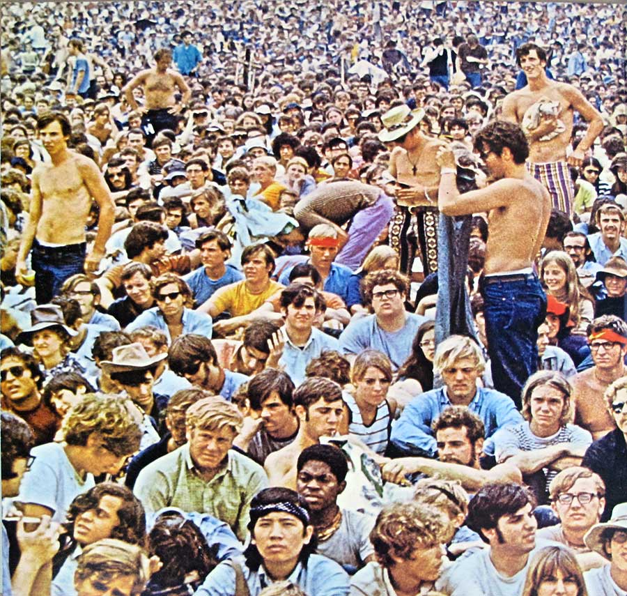 Photo of the right page inside cover Woodstock 69 Original Movie Soundtrack FRANCE 3LP 12" VINYL ALBUM 