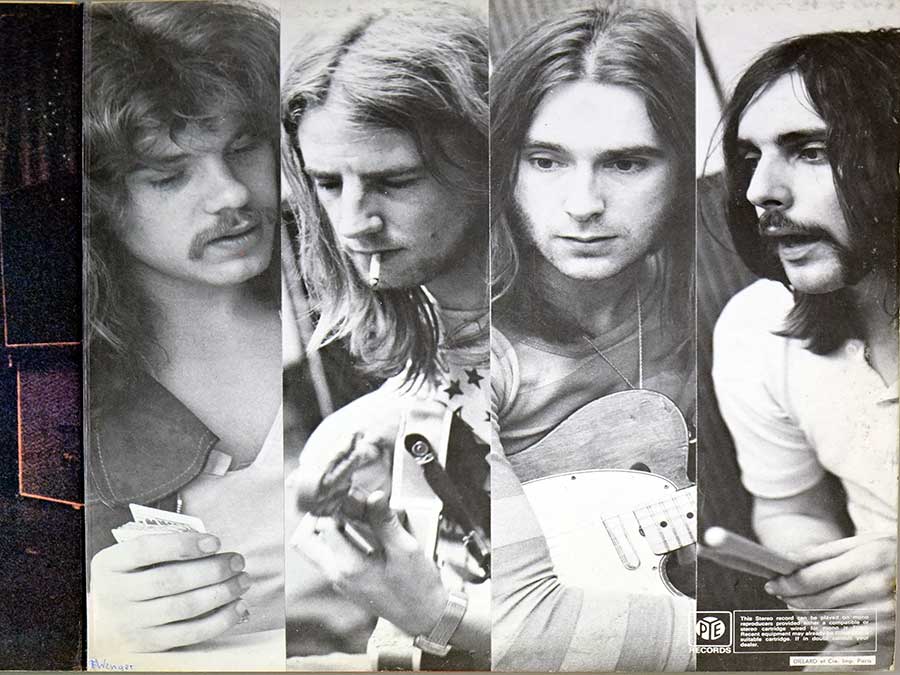 Photo of the right page inside cover STATUS QUO - Dog of Two Head ( Gatefold Cover ) 