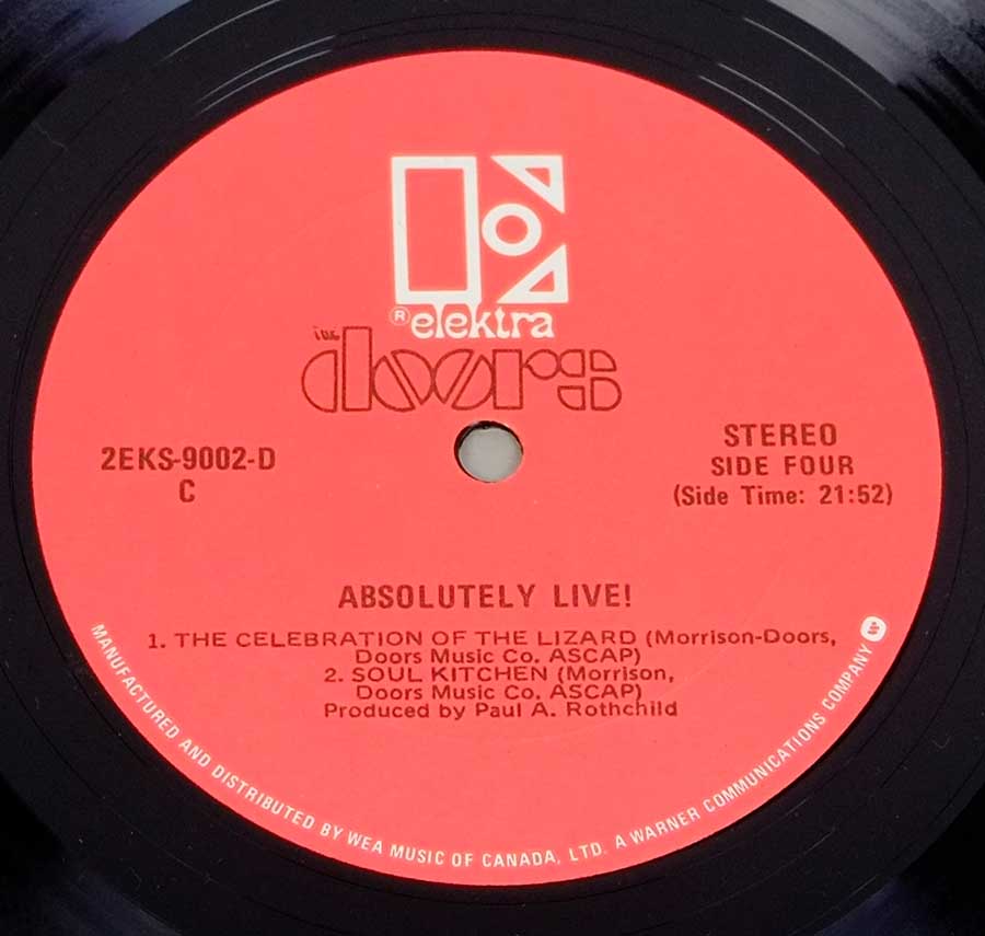 Close up of record's label THE DOORS  - Absolutely Live 2Lp Red Label Side Four
