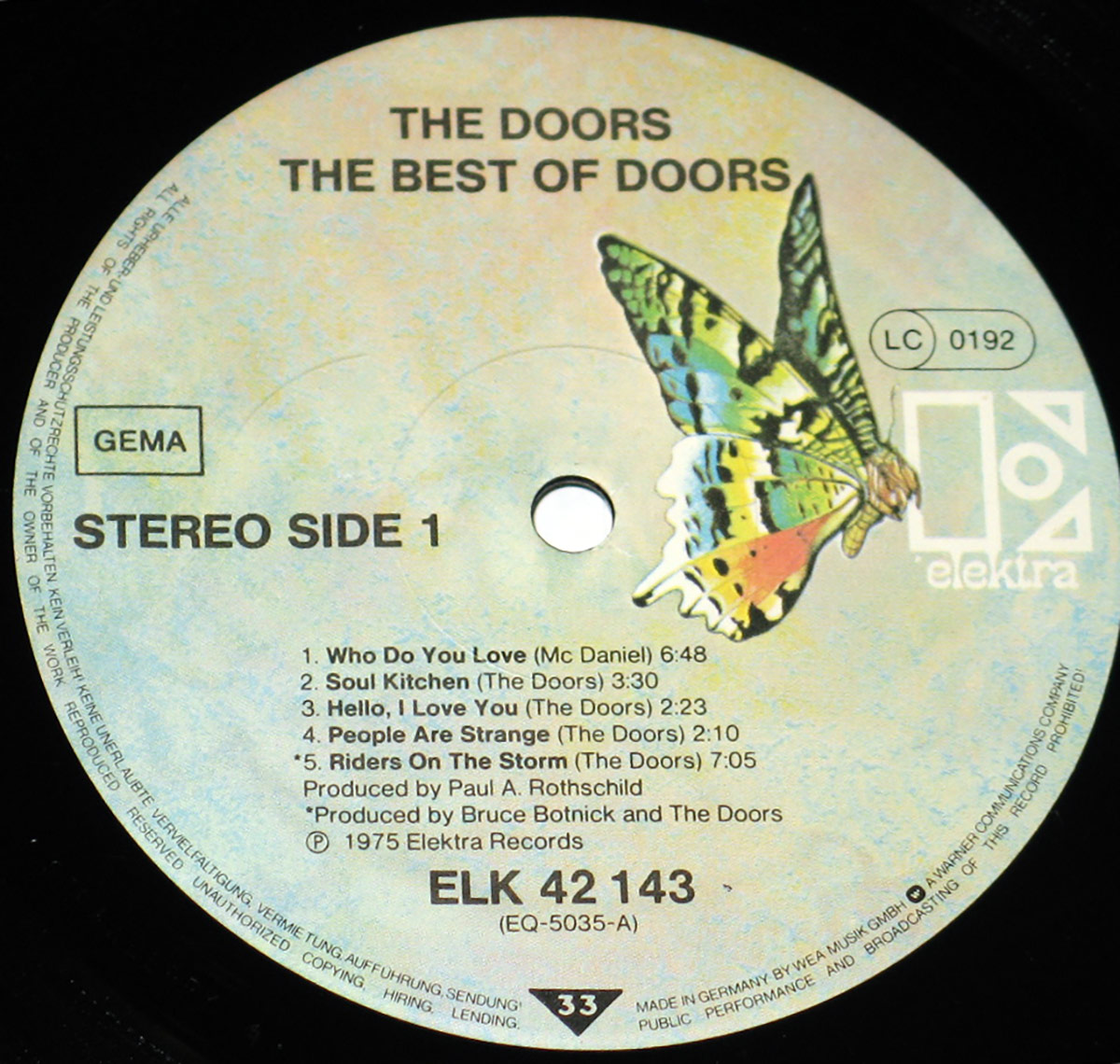 Close up of Side One record's label THE DOORS -  The Best Of The Doors 197