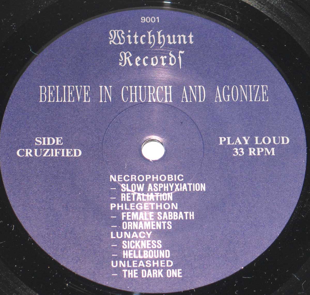 Close-up pf the Blue Witchhunt record label with catalognr 9001  